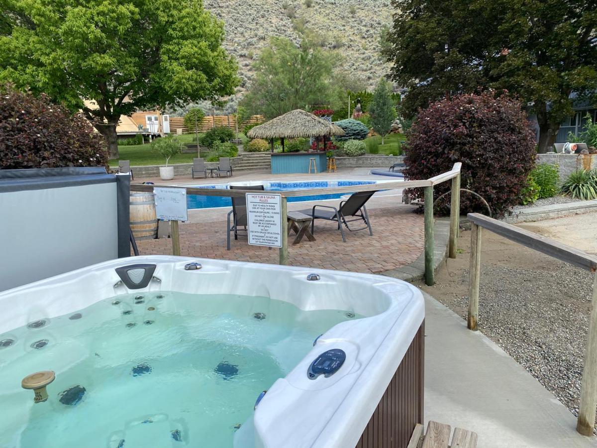 Similkameen Wild Resort & Winery Retreat Osoyoos Eksteriør bilde