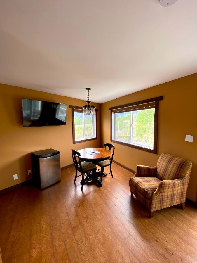 Similkameen Wild Resort & Winery Retreat Osoyoos Eksteriør bilde