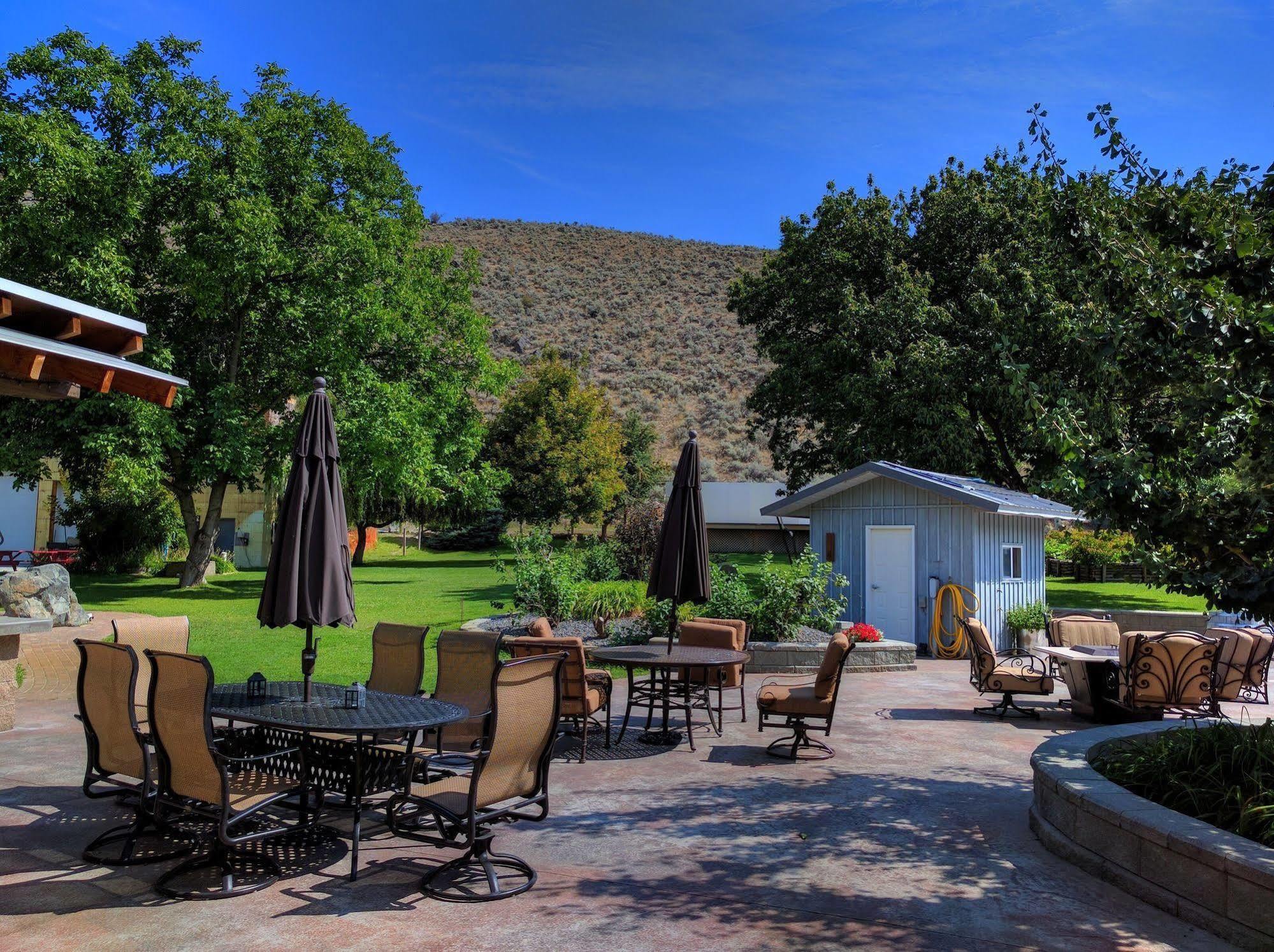 Similkameen Wild Resort & Winery Retreat Osoyoos Eksteriør bilde